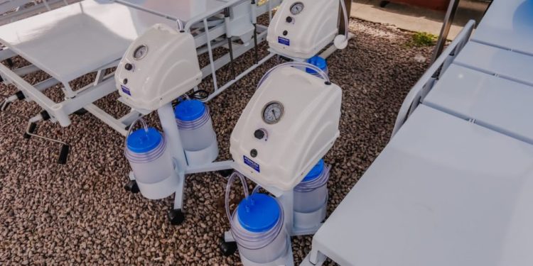 Cícero entrega equipamentos para o Hospital do Valentina