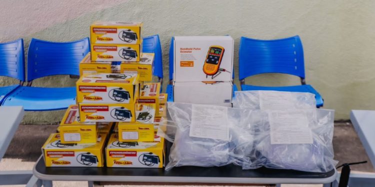 Cícero entrega equipamentos para o Hospital do Valentina