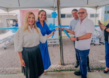 Cícero entrega equipamentos para o Hospital do Valentina