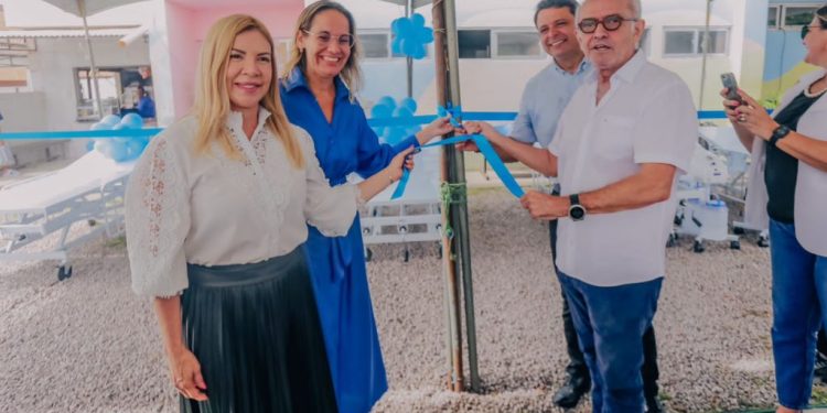 Cícero entrega equipamentos para o Hospital do Valentina