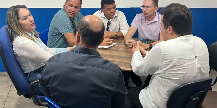 Superintendente da STTRANS dialoga com vereadores de Patos