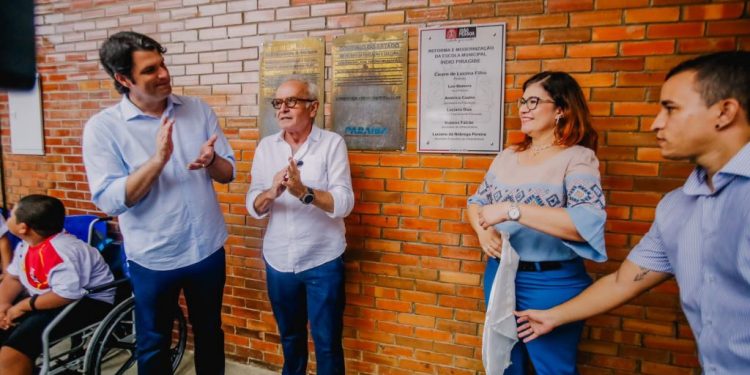 Em Mangabeira, Cícero entrega 16ª unidade educacional reestruturada pela gestão