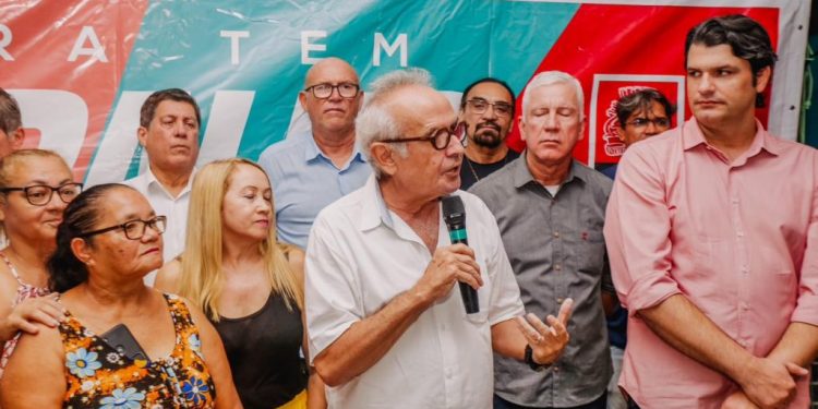Cícero Lucena entrega pavimentação de cinco vias no João Paulo II