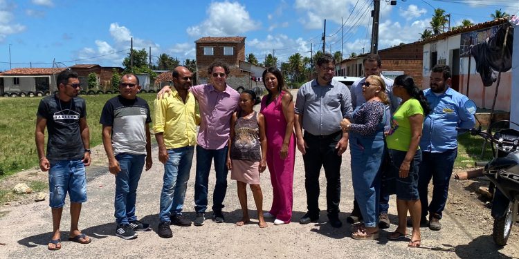 Codevasf implanta mais de R$ 6 milhões de emendas de Veneziano em pavimentações em Pedras de Fogo, Alhandra e Caaporã