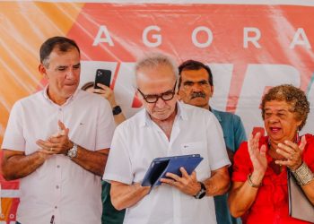 Cícero autoriza pavimentação em Jaguaribe e Trincheiras e bairros chegarão a 100% de cobertura