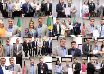 Efraim Filho recebe prefeitos paraibanos em Brasília e reforça compromisso com os municípios