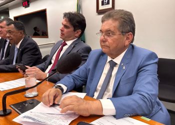 Em marcha com prefeitos em Brasília, Adriano destaca criação da Frente Parlamentar em Defesa do municipalismo na ALPB