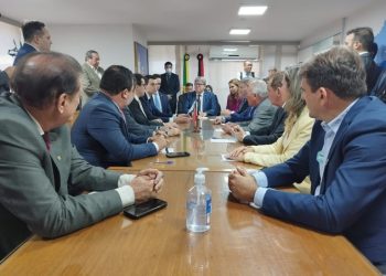 João anuncia primeiro voo para Cajazeiras e novos voos para Campina Grande