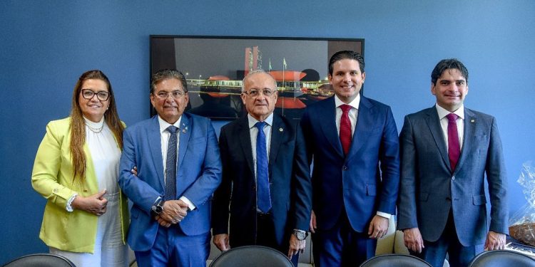 Em reunião da bancada federal da Paraíba, Murilo ressalta união em busca do desenvolvimento regional