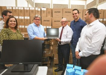 João entrega mais de R$ 14 milhões em equipamentos para modernizar a rede de saúde do Estado