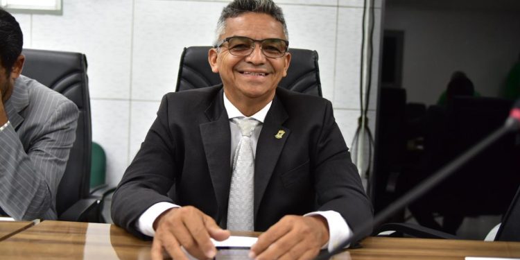Vereador é investigado após suspeita de prática de “rachadinhas” na Câmara de Bayeux