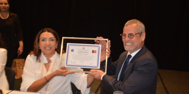 ALPB concede cidadania paraibana a Carlinhos de Jesus e medalha Augusto dos Anjos a Flávia Wenceslau