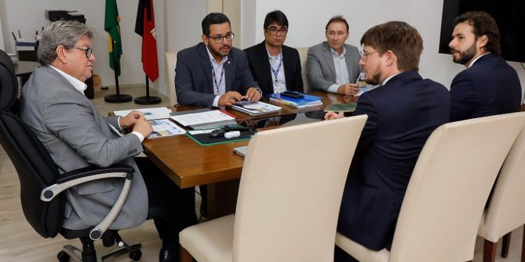 Paraíba assina acordo com Agência Francesa de Desenvolvimento para financiamento de projetos de abastecimento e saneamento