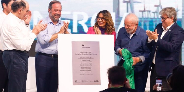 Lula e João participam da inauguração do primeiro parque híbrido de energia renovável do país