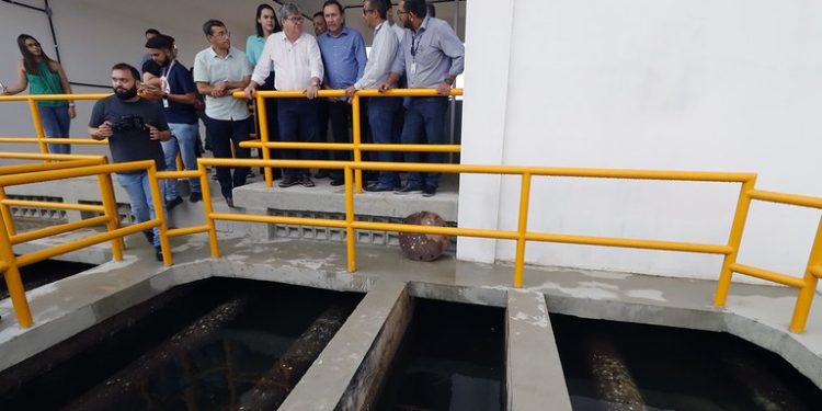 João entrega travessias urbanas, sistema de abastecimento de água e reformas de escolas em Cuité, Sossego e Cubati
