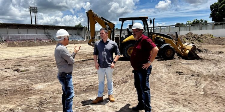 Prefeitura da Capital começa obra no campo do estádio da Graça para instalação de grama sintética