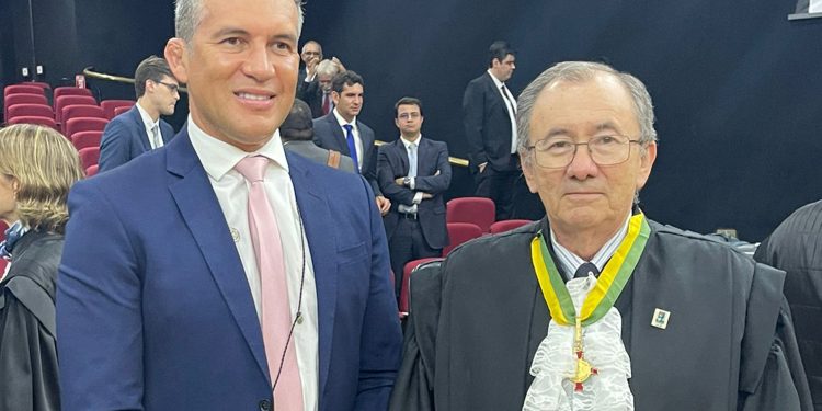 Vereador representa CMJP em homenagem a desembargador federal do TRF5