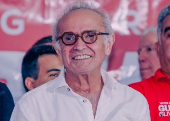 Cícero entrega obras no José Américo e autoriza iluminação em LED nas Laranjeiras