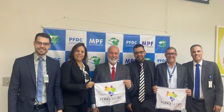Coordenadoria de Promoção da Cidadania LGBT e Igualdade Racial se reúne com Ministério Público Federal em Brasília