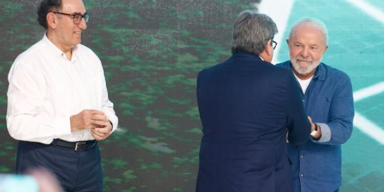Lula e João participam da inauguração do primeiro parque híbrido de energia renovável do país