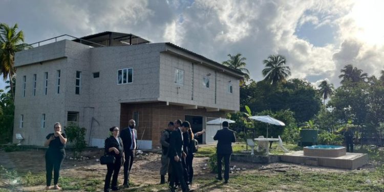 Operação cumpre ordem judicial de reintegração de posse no Polo Turístico do Cabo Branco