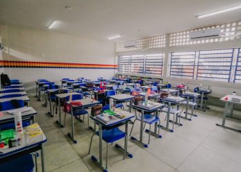 Em Mangabeira, Cícero entrega 16ª unidade educacional reestruturada pela gestão