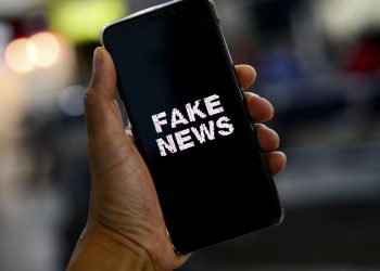 PL das Fake News: Câmara discute limites para empresas de tecnologia