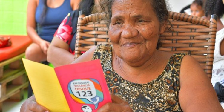 Mês da Mulher: Disque 123 é apresentado no bairro São José, em João Pessoa