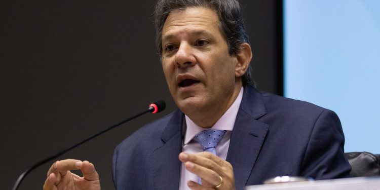 Haddad nega criação de impostos para cumprir novas regras fiscais