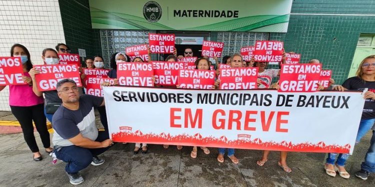 Servidores de Bayeux chegam ao 3º dia de greve sem diálogo com a gestão municipal