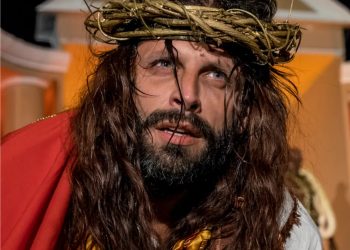 Henri Castelli viverá o papel de Jesus na Paixão de Cristo de João Pessoa