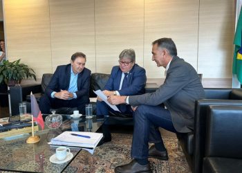 Em Brasília, João Azevêdo se reúne com ministro Waldez Góes e solicita investimentos em infraestrutura hídrica para a Paraíba