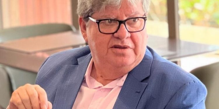 João Azevêdo promove jantar com prefeitos aliados em Brasília