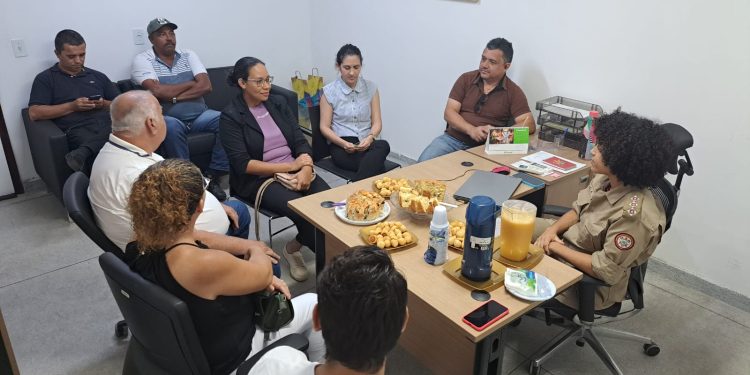 Secretaria de Habitação e Defesa Civil discute plano de contingência com sub-comandante da 3ª CIA de Bombeiros Militares