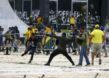 AGU pede a condenação de 40 pessoas por atos golpistas em janeiro