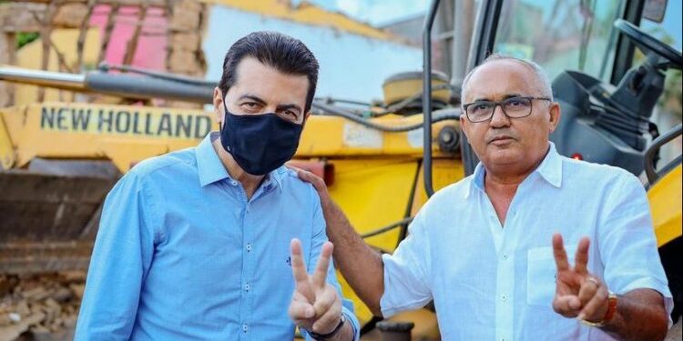 Bá Barros anuncia que Hospital de Pedras de Fogo terá o nome de Manoel Júnior