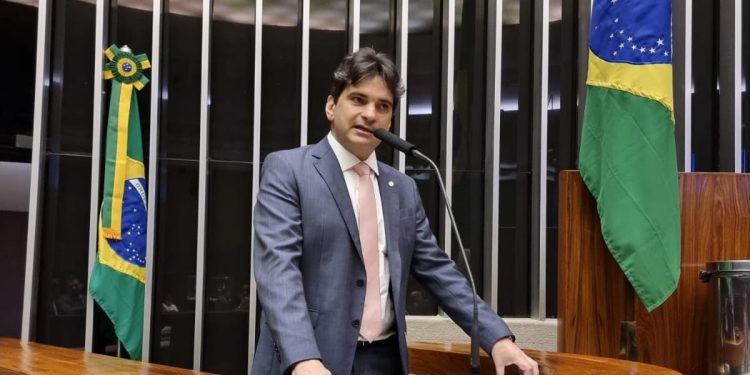 Murilo Galdino propõe inclusão de gastos com atividades físicas na dedução do Imposto de Renda