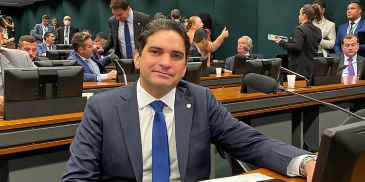 Murilo Galdino assume titularidade da Comissão de Constituição e Justiça na Câmara Federal