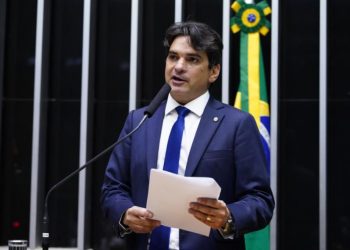 Murilo apresenta PL que exige assinatura física em operação de crédito para idosos através da internet ou por telefone