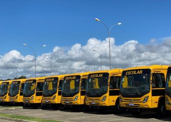 João fará entrega de novos ônibus escolares a municípios paraibanos
