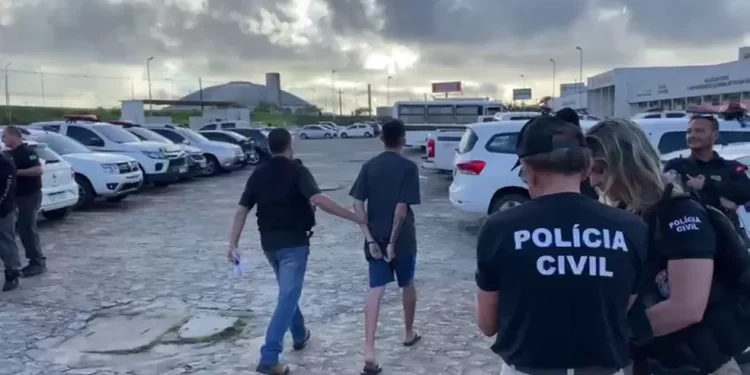 Operação policial prende suspeito de homicídios e tráfico de drogas