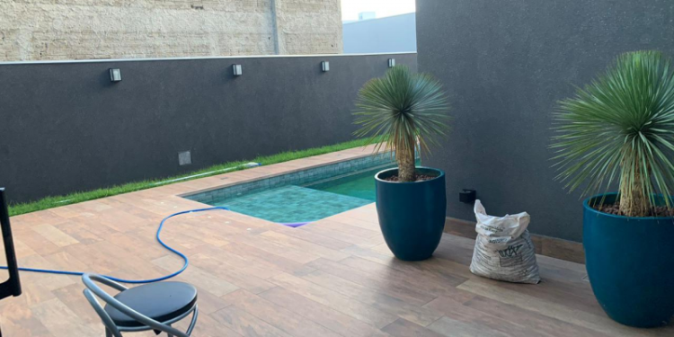 Polícia Federal prende empresário acusado de fornecer arma e explosivos a bandidos