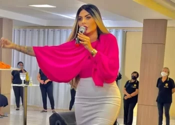 Sem profecias cumpridas, fiel pede devolução de pix à pastora paraibana