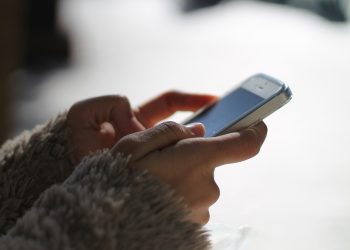 iFood e Microsoft lançam cursos rápidos para letramento digital via WhatsApp