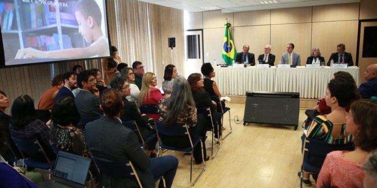 MEC vai ouvir professores sobre qualidade da alfabetização de crianças