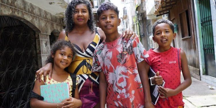 Mulheres são responsáveis familiares em 81% das concessões do Bolsa Família