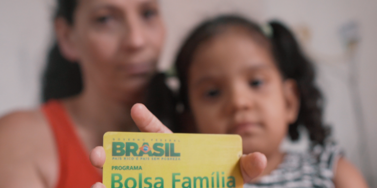 Adicional de R$ 150 do Bolsa Família chega a 8,9 milhões de crianças de até seis anos