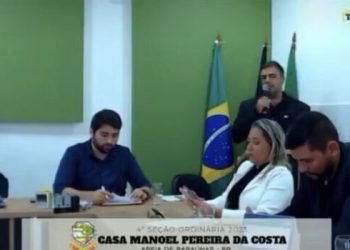VÍDEO: Vereador se irrita ao ser confrontado e parte para cima de eleitor: “Cabra safado”