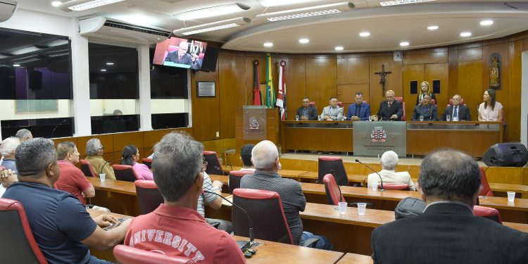 Mudança na gestão do Hospital Edson Ramalho é debatida em audiência pública