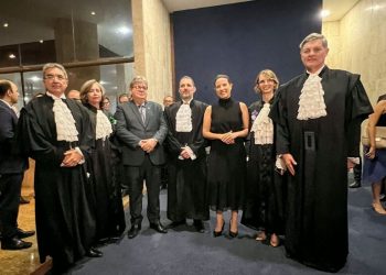João Azevêdo prestigia posse da mesa diretora do TRF5 e destaca união institucional para fortalecimento da democracia